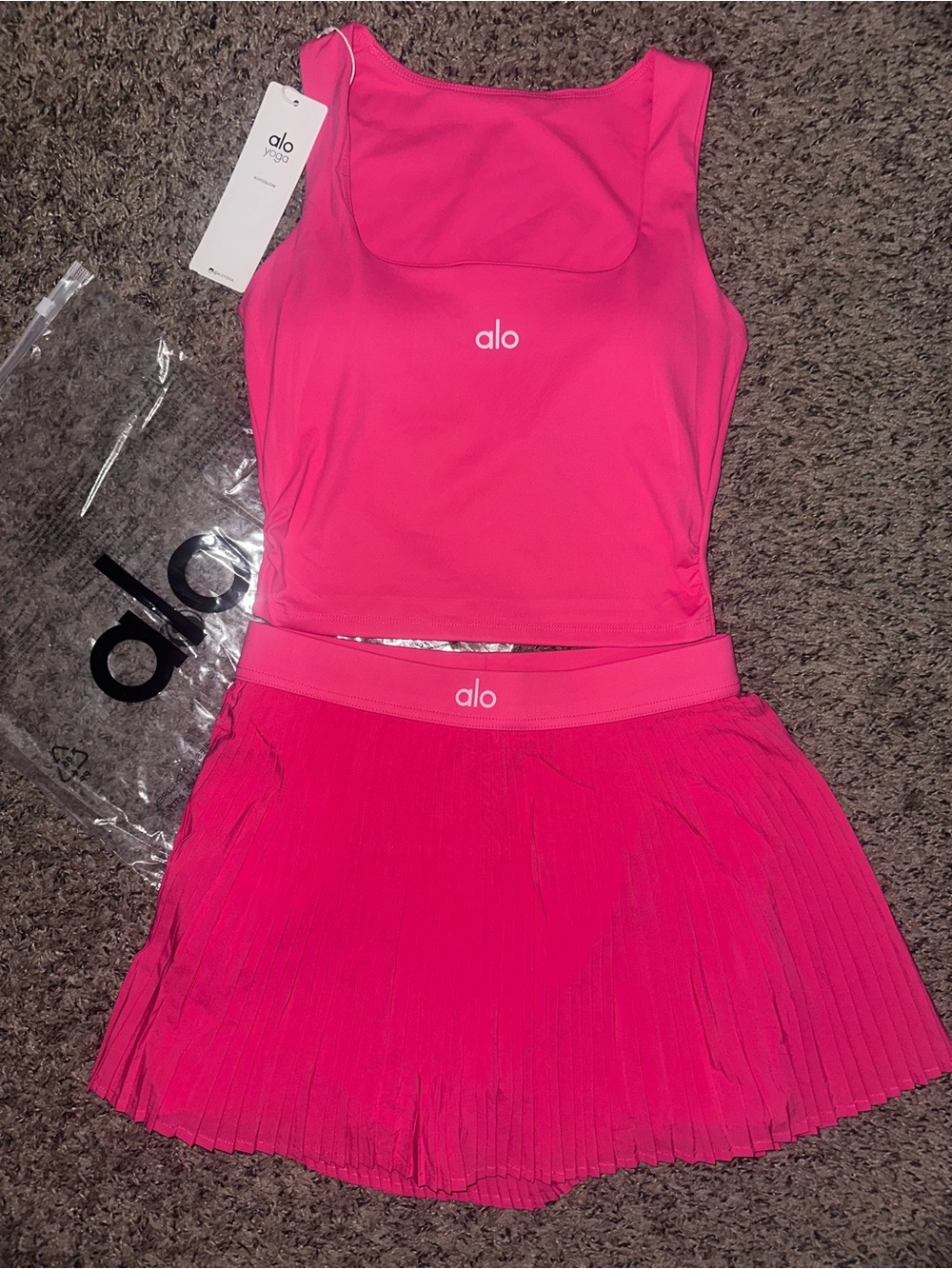 ALO Yoga Pink Tank Top and Pleated Skirt Set - Picture 2 of 2